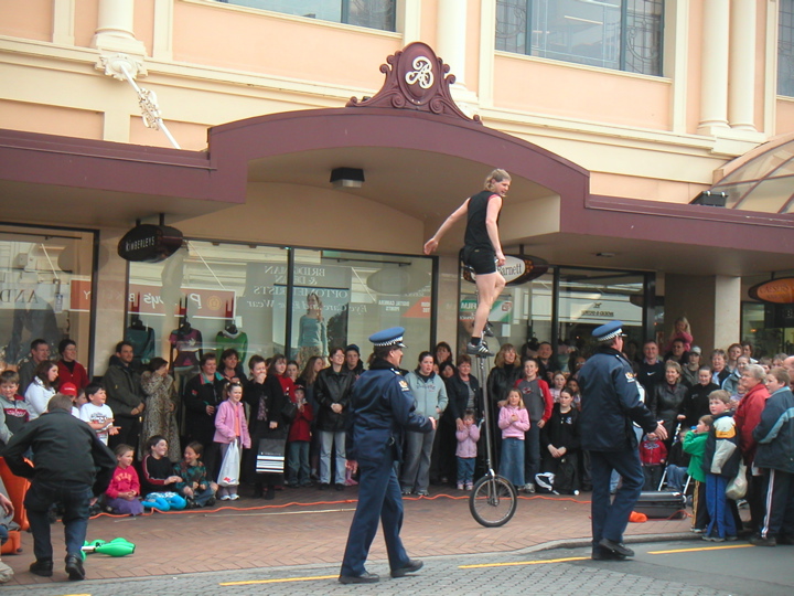 The next week was the Dunedin Fringe Festival.  I saw several good comedy acts, as well as doing tech for an improv show and singing in a few performances.  There were also some cool street performers, as you can see.  I don't know if the policemen are too happy.  But I wish I had a photo of this dude juggling on that unicycle (which he did).  He even did club passing with another dude on the ground.