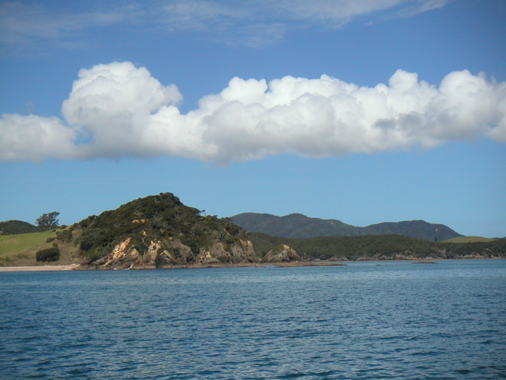 I love the layering in this picture!  A classic photo of the Bay of Islands.