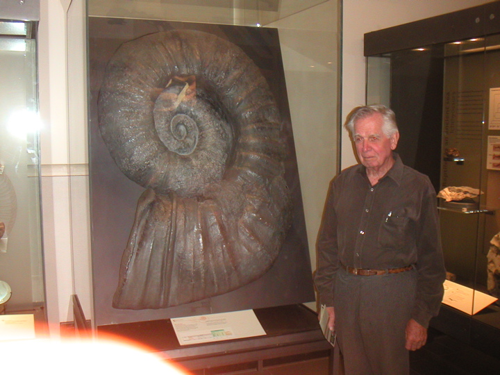 Pat took me to the Auckland museum and posed next to the hugest snail-like fossil ever.